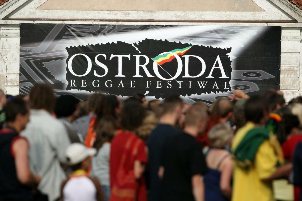 Rezydencje Willa Port Apartamenty Antinori オストルダ エクステリア 写真